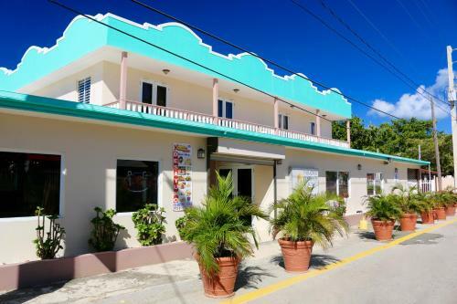 Hotel Combate Beach Resort