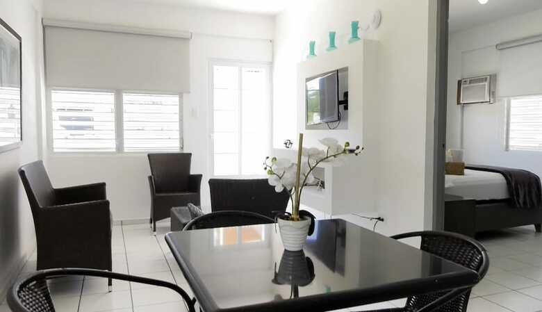 Hostal Luichy's Guest House