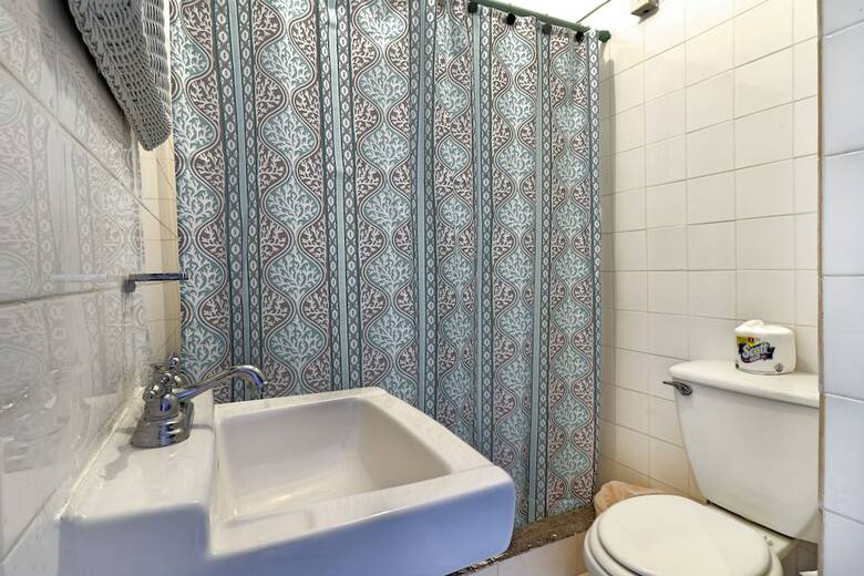 Hostal Luichy's Guest House