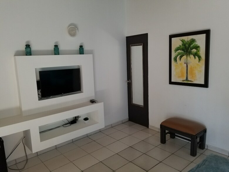 Hostal Luichy's Guest House