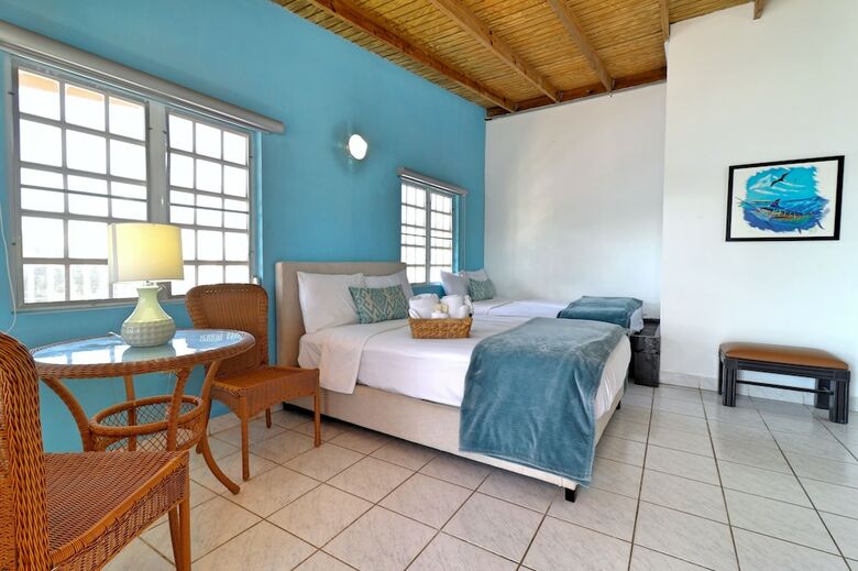 Hostal Luichy's Guest House