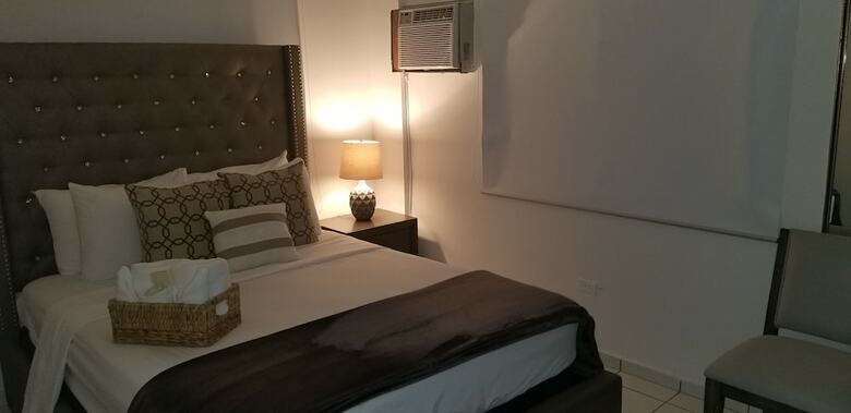 Hostal Luichy's Guest House