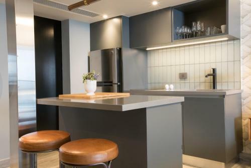 Aparthotel Ocean View Deluxe Suite: Pvt. Beach & Pool