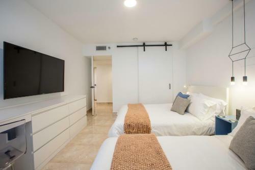 Aparthotel Ocean View Deluxe Suite: Pvt. Beach & Pool