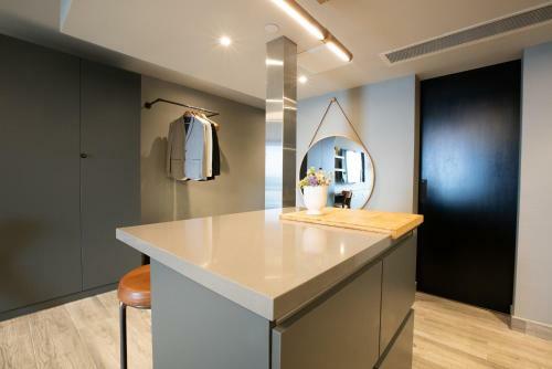 Aparthotel Ocean View Deluxe Suite: Pvt. Beach & Pool