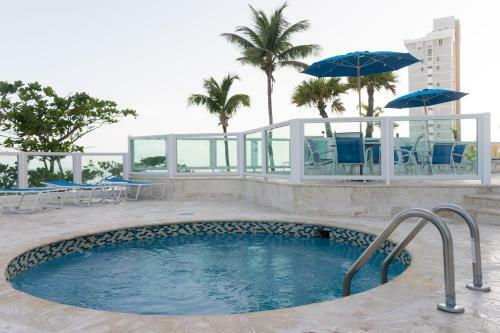 Aparthotel Ocean View Deluxe Suite: Pvt. Beach & Pool