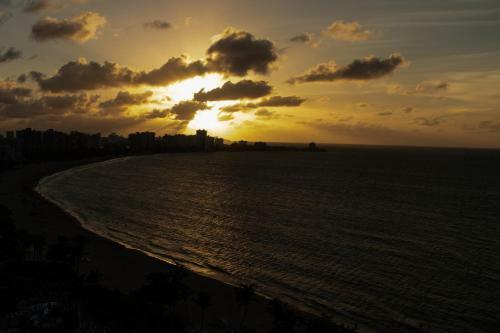 Aparthotel Ocean View Deluxe Suite: Pvt. Beach & Pool