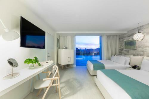 Serafina Beach Hotel