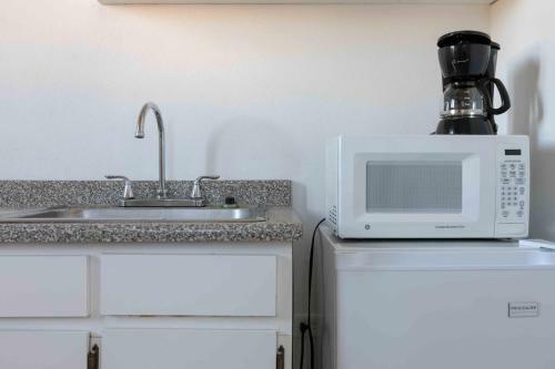 Hostal Cacique 2260