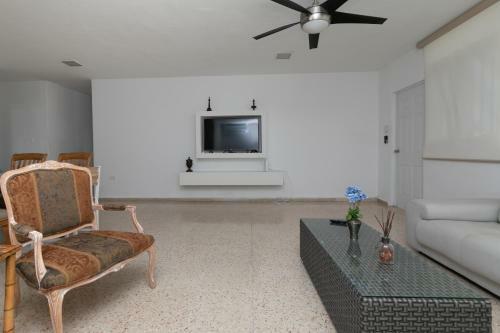 Hostal Cacique 2260