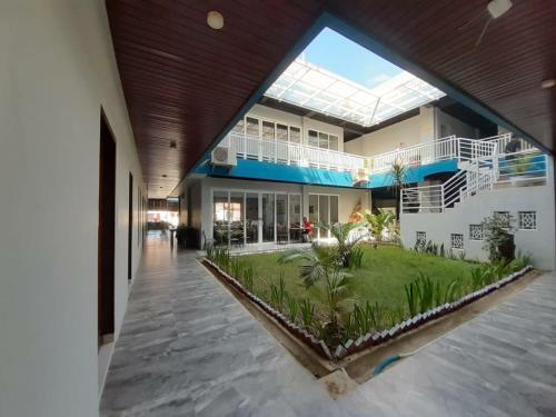 Grand Mahoni Hotel