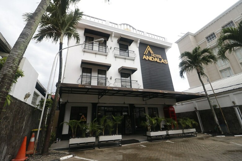 Hotel Reddoorz Plus @ Jalan Raden Intan Lampung