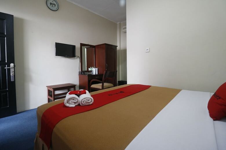 Hotel Reddoorz Plus @ Jalan Raden Intan Lampung