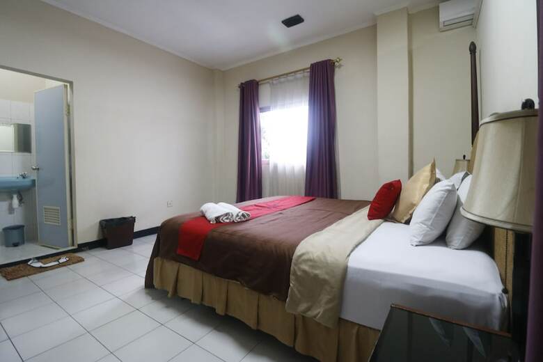 Hotel Reddoorz Plus @ Jalan Raden Intan Lampung