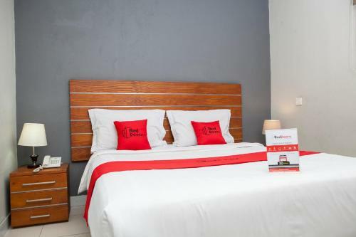Hostal Reddoorz Near Asia Afrika 3