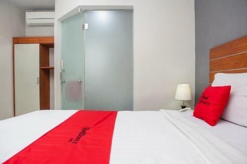Hostal Reddoorz Near Asia Afrika 3
