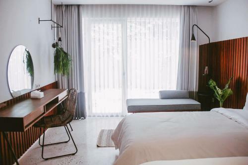 Blackbird Hotel