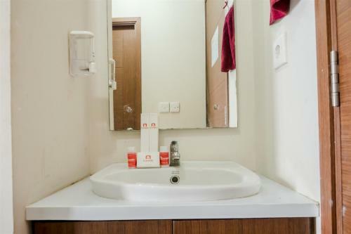 Strategic 2br At Sudirman Suite Apartment By Travelio