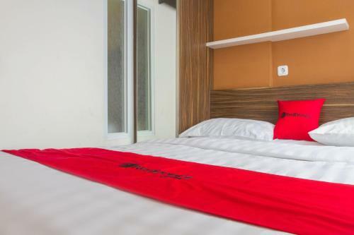 Hotel Reddoorz Apartment @ Jarrdin Cihampelas