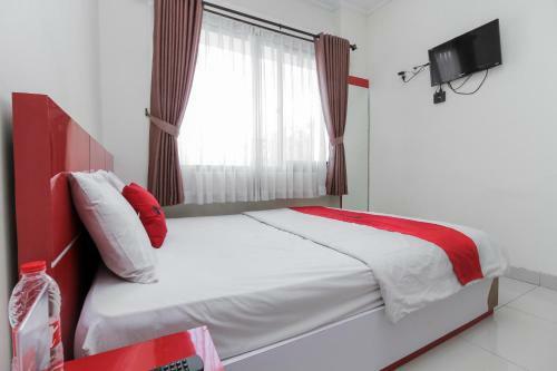Bed & Breakfast Reddoorz @ Buah Batu 2