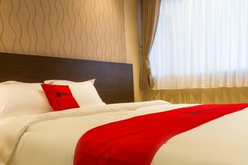 Hostal Reddoorz Plus @ Dipatiukur
