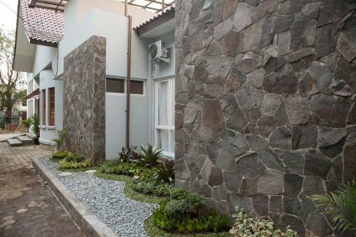 Hostal Reddoorz Plus Near Pasundan University
