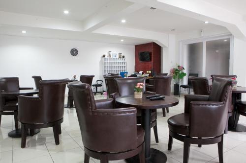 Hostal Reddoorz Plus Near Sukajadi 2