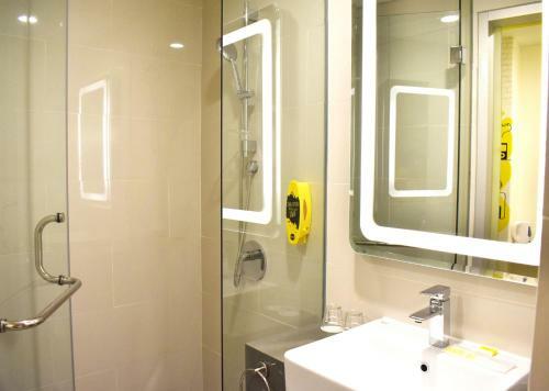 Yello Hotel Paskal Bandung
