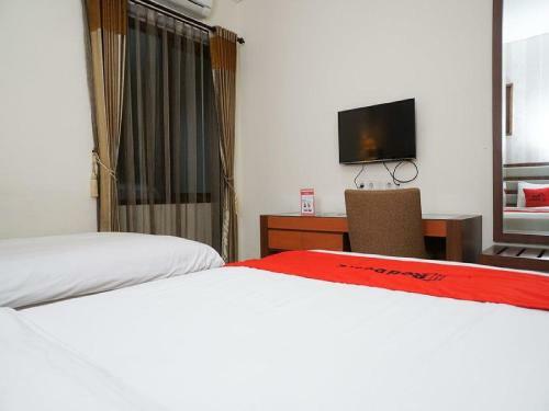 Hostal Reddoorz Plus Near Bip