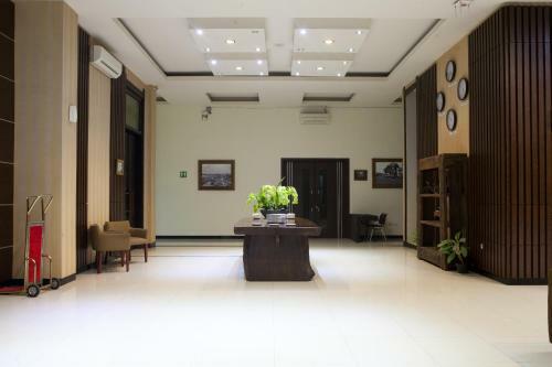 Hostal Reddoorz Plus Near Bip
