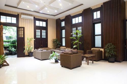 Hostal Reddoorz Plus Near Bip
