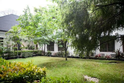 Hostal Reddoorz Plus Near Bip