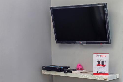 Hostal Reddoorz Plus @ Radio Dalam 2