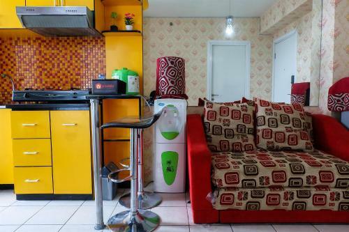 2br Pino Green Pramuka Apartment By Travelio