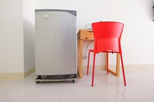 Comfy Studio Apartment @ Green Pramuka City By Travelio