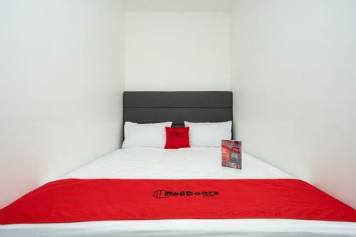 Hostal Reddoorz Plus @ Danau Sunter Utara