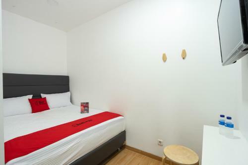 Hostal Reddoorz Plus @ Danau Sunter Utara