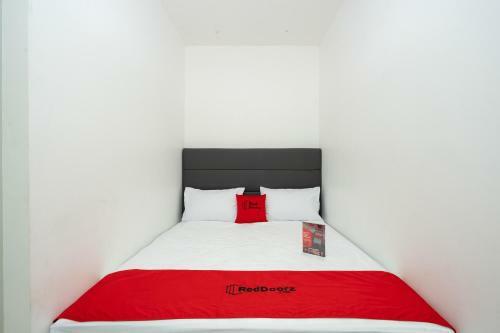 Hostal Reddoorz Plus @ Danau Sunter Utara