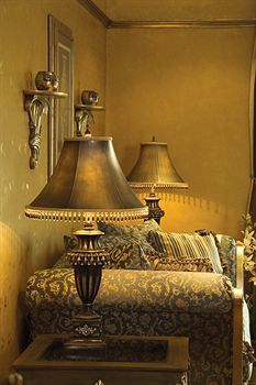 Hotel Plaza Athenee