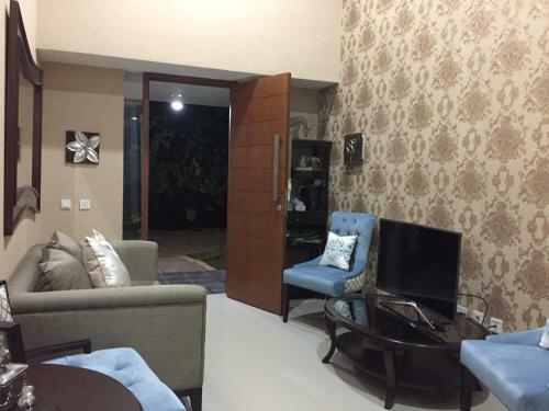 Choerniadi Tomo Villa