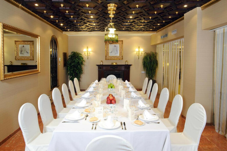 Hotel Becquer