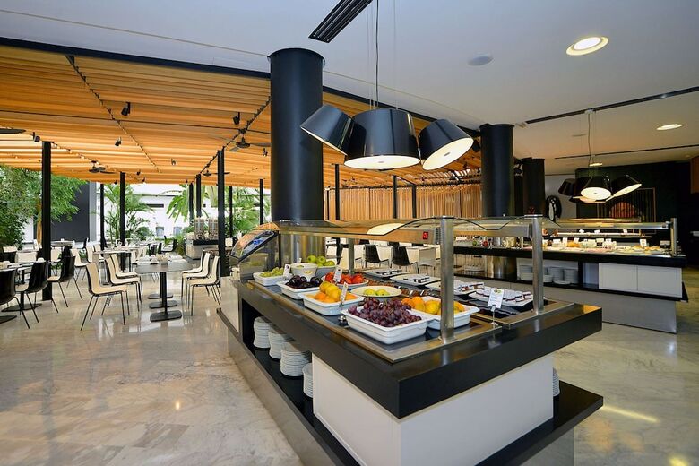 Hotel Barcel� Sevilla Renacimiento