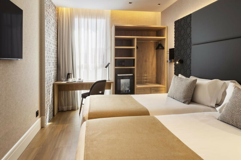 Hotel Catalonia Giralda