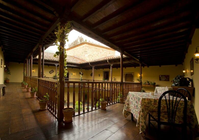 Hotel Castillo Vald�s Salas