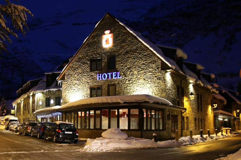 Hotel Y Apartamentos Vilagaros