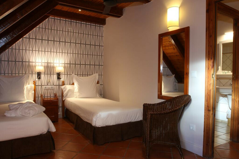 Hotel Y Apartamentos Vilagaros