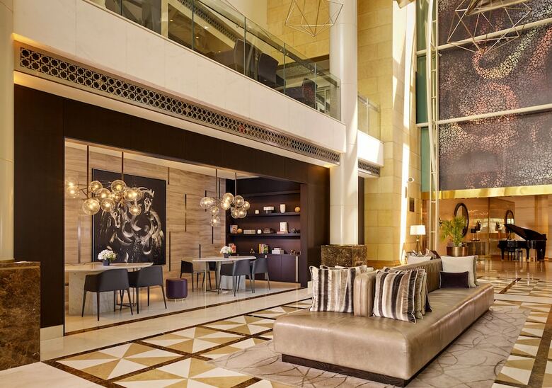 Hotel Al Manshar Rotana