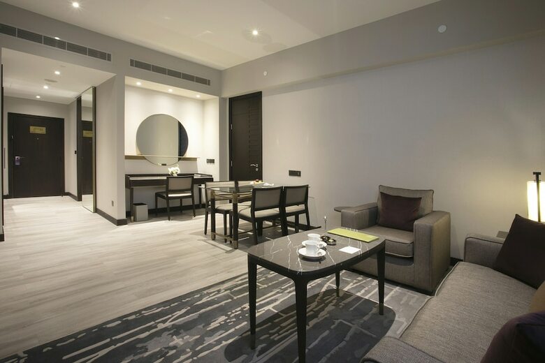 Hotel Al Manshar Rotana
