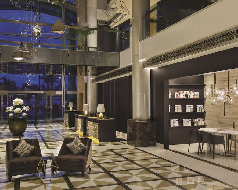 Hotel Al Manshar Rotana