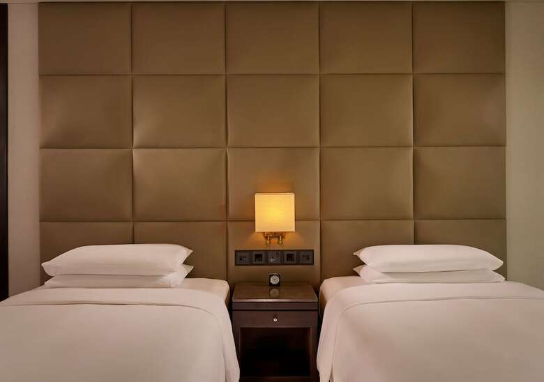 Hotel Al Manshar Rotana